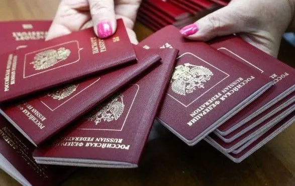 В МинВОТ рассказали, кому в ОРДЛО выдадут российские паспорта в первую очередь