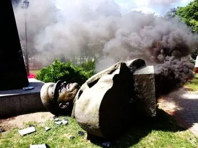 В правительстве прокомментировали обыски в Харькове из-за сноса памятника Жукову