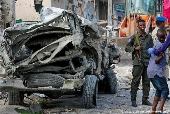Число жертв в результате взрывов в столице Сомали возросло до восьми