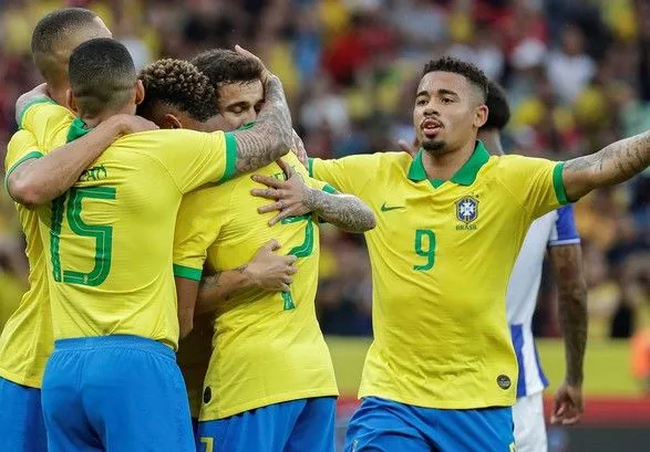 Футболісти Бразилії з розгромної звитяги стартували на Кубку Америки