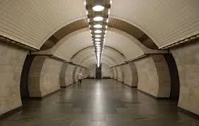 У Києві ще одну станцію метро перевіряють на вибухівку