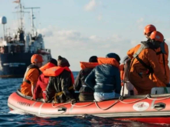 Лодка с 40 мигрантами затонула у берегов Турции