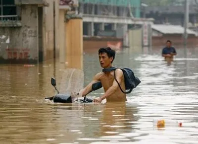 От ливней и наводнений в Китае пострадали 6,14 млн человек