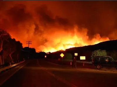 Відповідальна за найбільш руйнівну пожежу в історії Каліфорнії компанія виплатить штраф у 1 млрд доларів