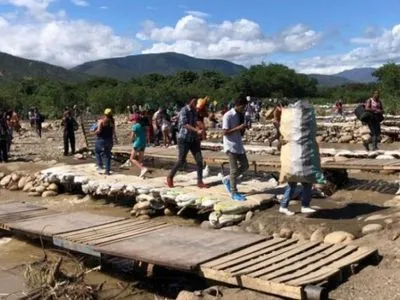 По меньшей мере 12 человек погибли в результате взрывов на границе Колумбии и Венесуэлы