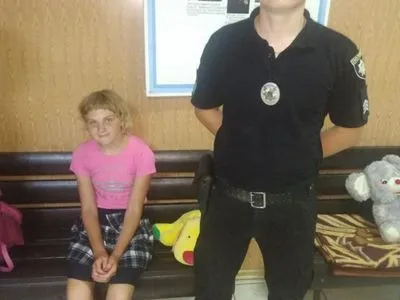 Вирушила на пошуки брата: на Київщині знайшли 11-річну дівчинку