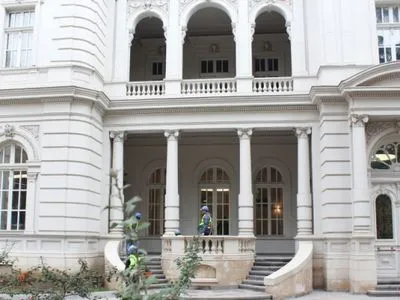 Резиденцію президента Грузії обставлять уживаними меблями