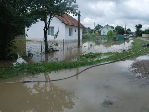 Во Львовской области остаются затопленными два десятка дворов