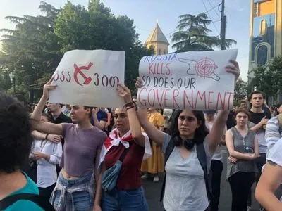 В Грузии оппозиция возобновила акцию протеста