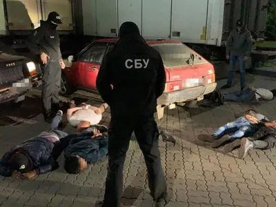 Сотрудники СБУ блокировали в Закарпатской области противоправную миграцию иностранцев за границу