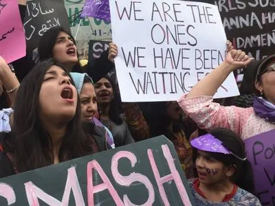 В Пакистане откроется 1000 новых судов для борьбы с насилием над женщинами
