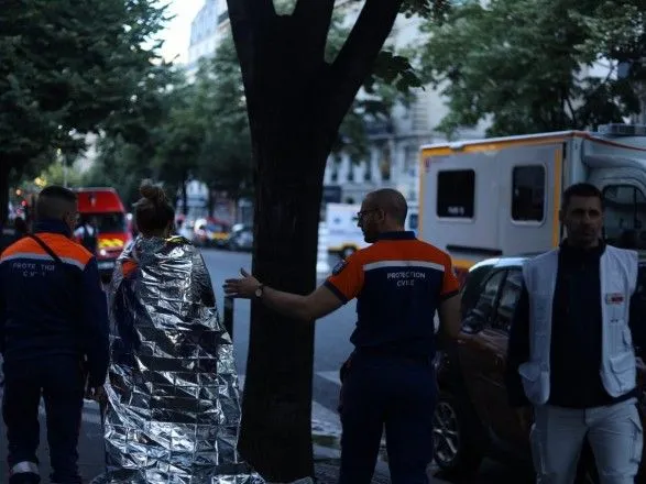 В центре Парижа произошел пожар в жилом доме, трое погибших