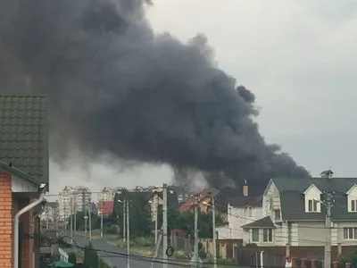 Пожар в ангарах под Киевом локализован