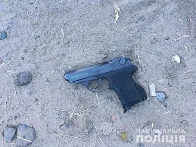 В Киеве мужчина устроил стрельбу на пешеходном переходе, есть раненый