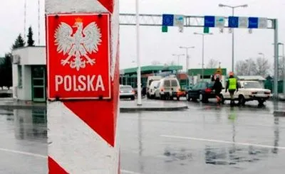 В Польше владелица фирмы вывезла украинского рабочего в лес, где оставила умирать