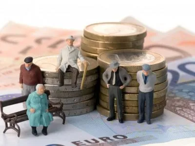 На пенсии украинцам за пять месяцев ушло более 168 млрд грн