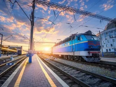 "Укрзалізниця" призначила чотири додаткові поїзди на святкові та вихідні дні