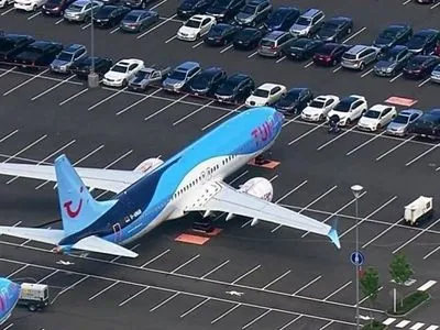 Boeing разместил невостребованные самолеты на парковке своих сотрудников