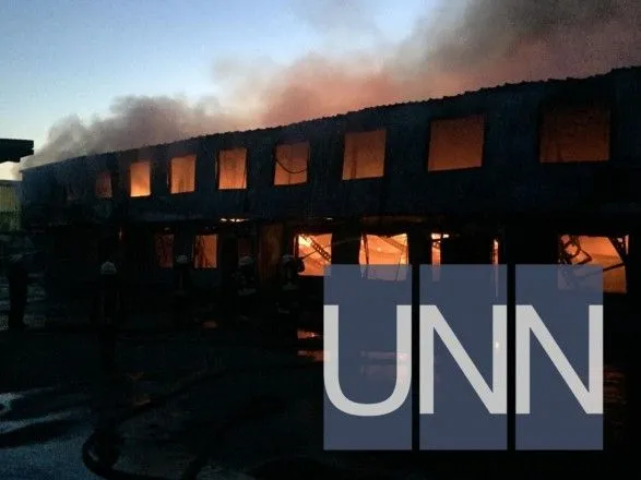 Пожар на складе секонд-хенда под Киевом ликвидировали