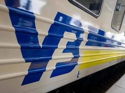 "Укрзалізниця" попередила про можливі затримки деяких приміських поїздів на Київщині через негоду