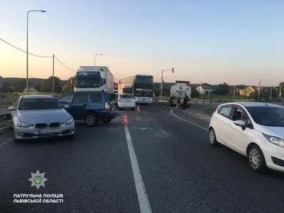 На трассе "Киев-Чоп" столкнулись семь автомобилей