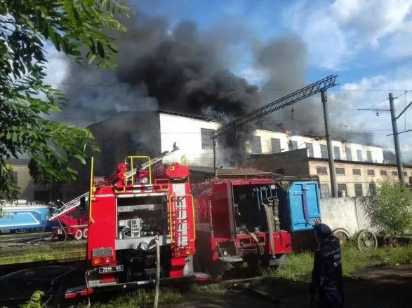 Пожар в депо у львовского железнодорожного вокзала ликвидировали