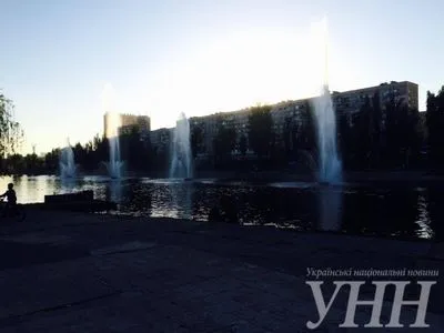 Через потужну зливу на Русанівському каналі відключили фонтани