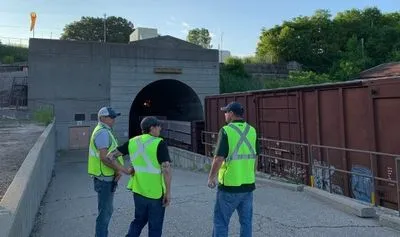 В тоннеле между Канадой и США с рельсов сошел поезд, перевозивший опасные вещества