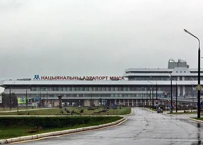 Бойовики передали чотирьох українських полонених в аеропорту Мінська