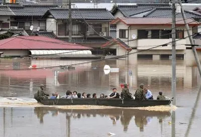 Тропический шторм вызвал проливные дожди на юге Японии