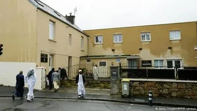 Стрелка из мечети во Франции нашли мертвым