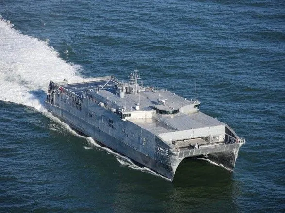 До України вперше прибуло судно забезпечення США USNS “Yuma”
