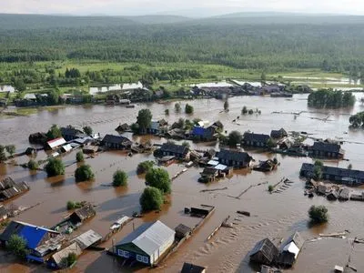 Масштабна повінь у РФ: рятувальники повідомили про підйом води у ріках регіону в найближчі години