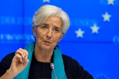 Лагард временно сложила полномочия директора МВФ