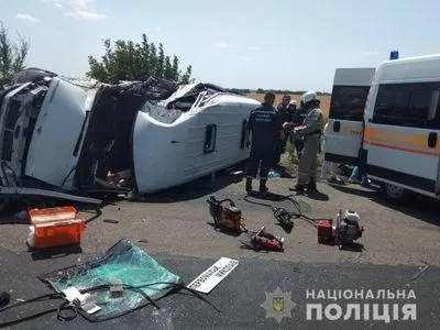 На Миколаївщині зіткнулись мікроавтобуси, 15 осіб поранено