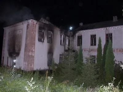 В Хмельницкой области горело здание старой школы