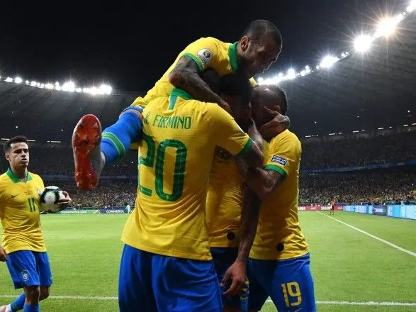 Збірна Бразилії вийшла у фінал домашнього Кубка Америки
