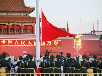 Китайська влада встановлює шпигунське ПЗ на телефони туристів - ЗМІ