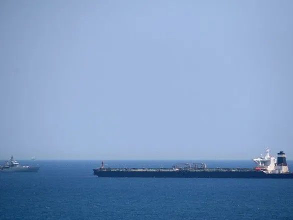 ЗМІ повідомили, що на затриманому у Гібралтарі танкері частина екіпажу - українці