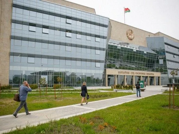 В Беларуси бывшего помощника Лукашенко приговорили к 12 годам тюрьмы за взятки