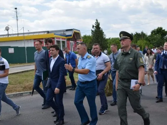 Зеленский посоветовал руководителям четырех таможен уволиться