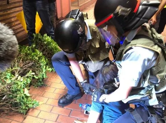 В Гонконге произошли столкновения между демонстрантами и полицией
