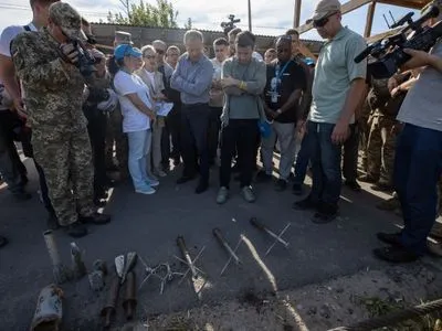 Военные продемонстрировали Туску доказательства российской агрессии на Донбассе