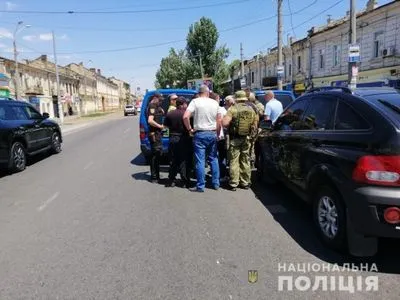 В Одессе задержали мужчину, который взял в заложники сотрудниц финучреждения