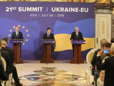 Украина и ЕС осуждают аннексию и милитаризацию Крыма со стороны РФ - совместное заявление