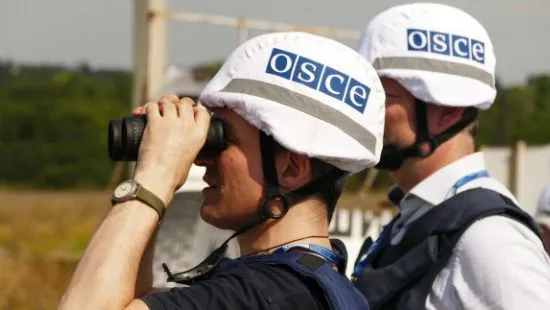 Наблюдатели ОБСЕ вновь зафиксировали боевиков с повязками СЦКК у Станицы Луганской - отчет