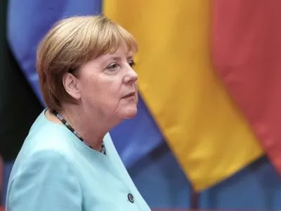 У Меркель в третий раз за месяц случился приступ тремора
