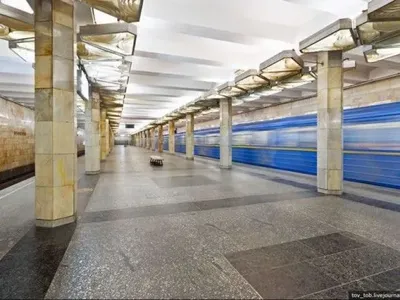 В столичном метро женщина упала на рельсы