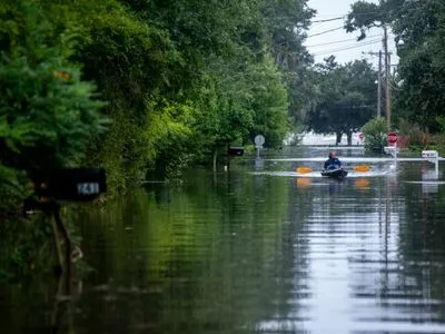 В США шторм "Барри" перерос в ураган