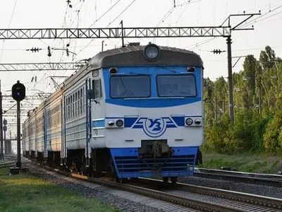 На Львівщині пасажирський потяг на смерть збив жінку